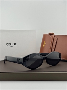 {{productViewItem.photos[photoViewList.activeNavIndex].Alt || productViewItem.photos[photoViewList.activeNavIndex].Description || 'Очки CELINE'}}