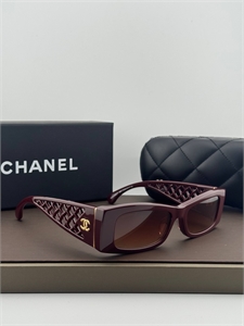 {{productViewItem.photos[photoViewList.activeNavIndex].Alt || productViewItem.photos[photoViewList.activeNavIndex].Description || 'Очки CHANEL'}}
