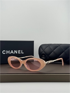 {{productViewItem.photos[photoViewList.activeNavIndex].Alt || productViewItem.photos[photoViewList.activeNavIndex].Description || 'Очки CHANEL'}}