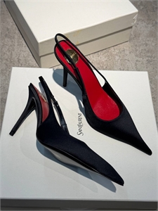 {{productViewItem.photos[photoViewList.activeNavIndex].Alt || productViewItem.photos[photoViewList.activeNavIndex].Description || 'Туфли YSL'}}