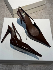 {{productViewItem.photos[photoViewList.activeNavIndex].Alt || productViewItem.photos[photoViewList.activeNavIndex].Description || 'Туфли YSL'}}