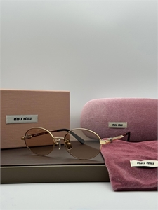 {{productViewItem.photos[photoViewList.activeNavIndex].Alt || productViewItem.photos[photoViewList.activeNavIndex].Description || 'Очки MIU MIU'}}