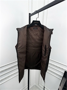 безрукавка kiton 104461 - фото 100428 безрукавка kiton 104461 - фото 100428