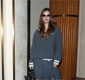 Свитер MIU MIU 111015 - фото 117947 Свитер MIU MIU 111015 - фото 117947