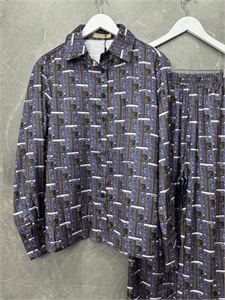 Костюм BERBERRY 111151 - фото 118397 Костюм BERBERRY 111151 - фото 118397