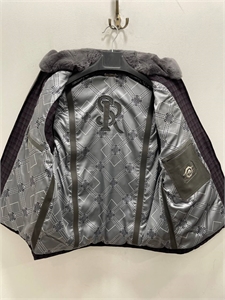 Жилет SR со вставками кожи крокодила 111356 - фото 119259 Жилет SR со вставками кожи крокодила 111356 - фото 119259