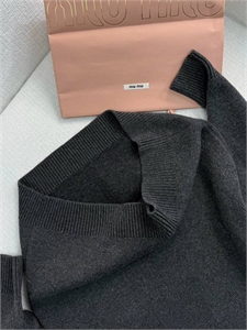 Водолазка MIU MIU 111790 - фото 120667 Водолазка MIU MIU 111790 - фото 120667