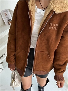 Бомбер MIU MIU Цигейка 111950 - фото 121328 Бомбер MIU MIU Цигейка 111950 - фото 121328