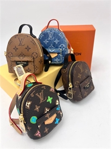 Брелок LOUIS VUITTON 112949 - фото 125560