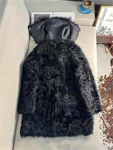 Шуба CELINE 113106 - фото 126197 Шуба CELINE 113106 - фото 126197