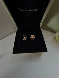 Серьги VAN CLEEF 113156 - фото 126467 Серьги VAN CLEEF 113156 - фото 126467