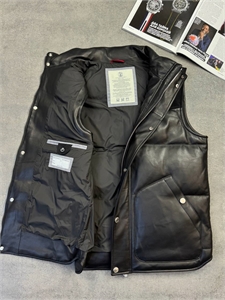 Кожаный жилет BC 113936 - фото 129414 Кожаный жилет BC 113936 - фото 129414