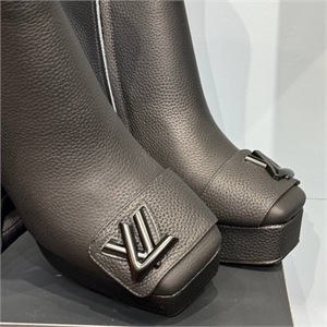 Ботинки LOUIS VUITTON 114221 - фото 130428