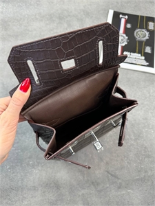 Слинг Hermes из кожи крокодила 115593 - фото 137717 Слинг Hermes из кожи крокодила 115593 - фото 137717