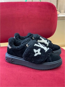 Кроссовки LOUIS VUITTON 115750 - фото 139351 Кроссовки LOUIS VUITTON 115750 - фото 139351