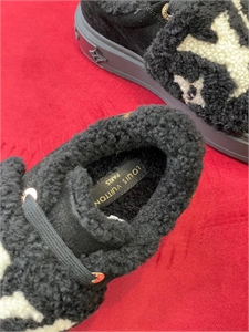 Кроссовки LOUIS VUITTON 115750 - фото 139354 Кроссовки LOUIS VUITTON 115750 - фото 139354