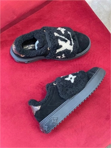 Кроссовки LOUIS VUITTON 115750 - фото 139355 Кроссовки LOUIS VUITTON 115750 - фото 139355