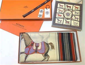 Платок HERMES 116435 - фото 143489 Платок HERMES 116435 - фото 143489