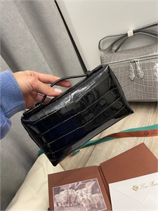 Сумка из кожи крокодила 116470 - фото 143740