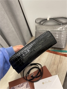 Сумка из кожи крокодила 116470 - фото 143743