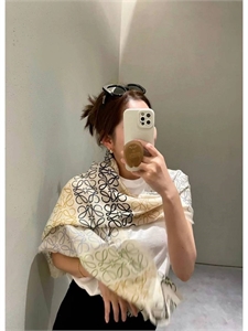 Платок LOEWE 118324 - фото 148041 Платок LOEWE 118324 - фото 148041