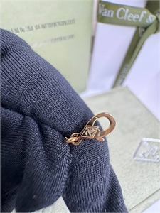 Браслет VAN CLEEF 118456 - фото 149018 Браслет VAN CLEEF 118456 - фото 149018