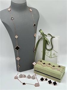 Серьги Van Cleef 120169 - фото 156677 Серьги Van Cleef 120169 - фото 156677