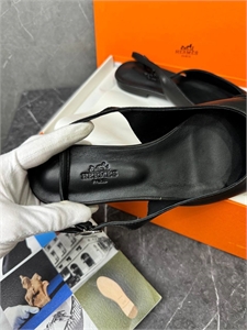 Слингбэки  HERMES 114150 - фото 156964 Слингбэки  HERMES 114150 - фото 156964