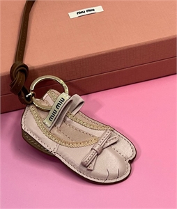 Брелок MIU MIU 120354 - фото 157619