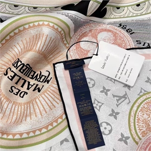 Платок LOUIS VUITTON 121529 - фото 164546