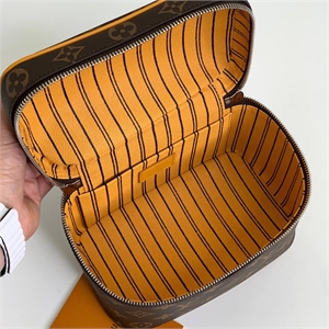 Косметичка LOUIS VUITTON 121785 - фото 166039