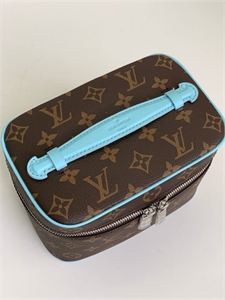 Косметичка LOUIS VUITTON 121786 - фото 166046