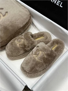 Комплект CHANEL Тапочки и Косметичка 121859 - фото 166549 Комплект CHANEL Тапочки и Косметичка 121859 - фото 166549