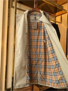 Тренч BURBERRY 122332 - фото 168596 Тренч BURBERRY 122332 - фото 168596