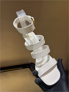 Босоножки FENDI 123099 - фото 172627