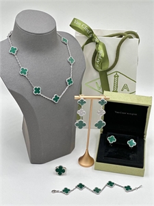 Серьги Van Cleef Малахит 123160 - фото 173010 Серьги Van Cleef Малахит 123160 - фото 173010