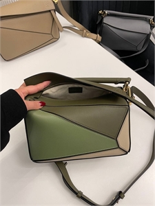 Сумка Loewe 24 см 123338 - фото 174223 Сумка Loewe 24 см 123338 - фото 174223