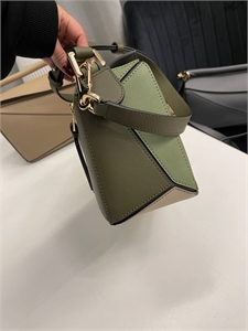 Сумка Loewe 24 см 123338 - фото 174228 Сумка Loewe 24 см 123338 - фото 174228