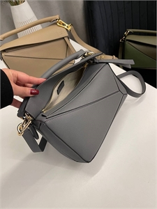 Сумка Loewe 24 см 123339 - фото 174241 Сумка Loewe 24 см 123339 - фото 174241