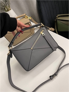 Сумка Loewe 24 см 123339 - фото 174242 Сумка Loewe 24 см 123339 - фото 174242