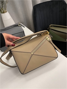 Сумка Loewe 24 см 123340 - фото 174253 Сумка Loewe 24 см 123340 - фото 174253