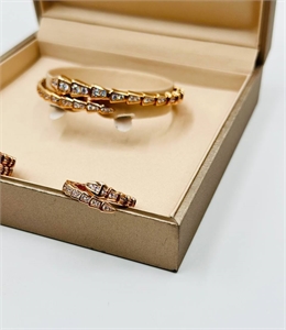 Кольцо BVLGARI Один оборот 123907 - фото 177094 Кольцо BVLGARI Один оборот 123907 - фото 177094