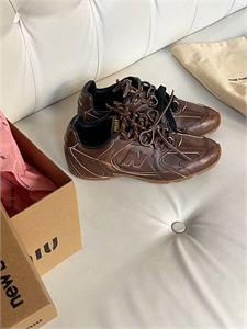 Кроссовки MIU MIU 124201 - фото 178782 Кроссовки MIU MIU 124201 - фото 178782