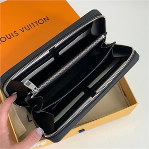 Портмоне LOUIS VUITTON 124715