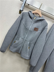 Костюм MIU MIU 125835 - фото 186171 Костюм MIU MIU 125835 - фото 186171