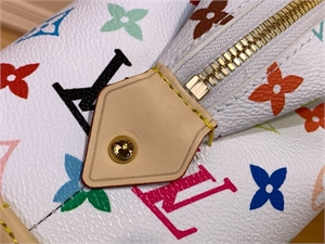 Косметичка LOUIS VUITTON 126637 - фото 190340