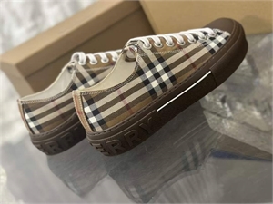 Кеды BURBERRY 126963 - фото 191772 Кеды BURBERRY 126963 - фото 191772