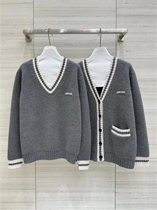 Кардиган MIU MIU 111815 - фото 193383 Кардиган MIU MIU 111815 - фото 193383