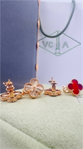 Серьги Van Cleef 128163 - фото 197033 Серьги Van Cleef 128163 - фото 197033