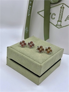 Серьги Van Cleef 128193 - фото 197243 Серьги Van Cleef 128193 - фото 197243